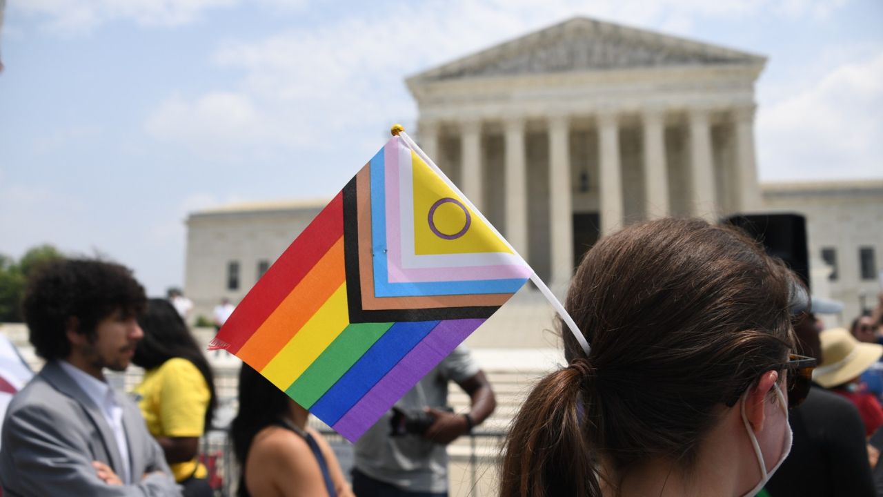 Corte Suprema de EUA ampara negarse trabajar para parejas gays