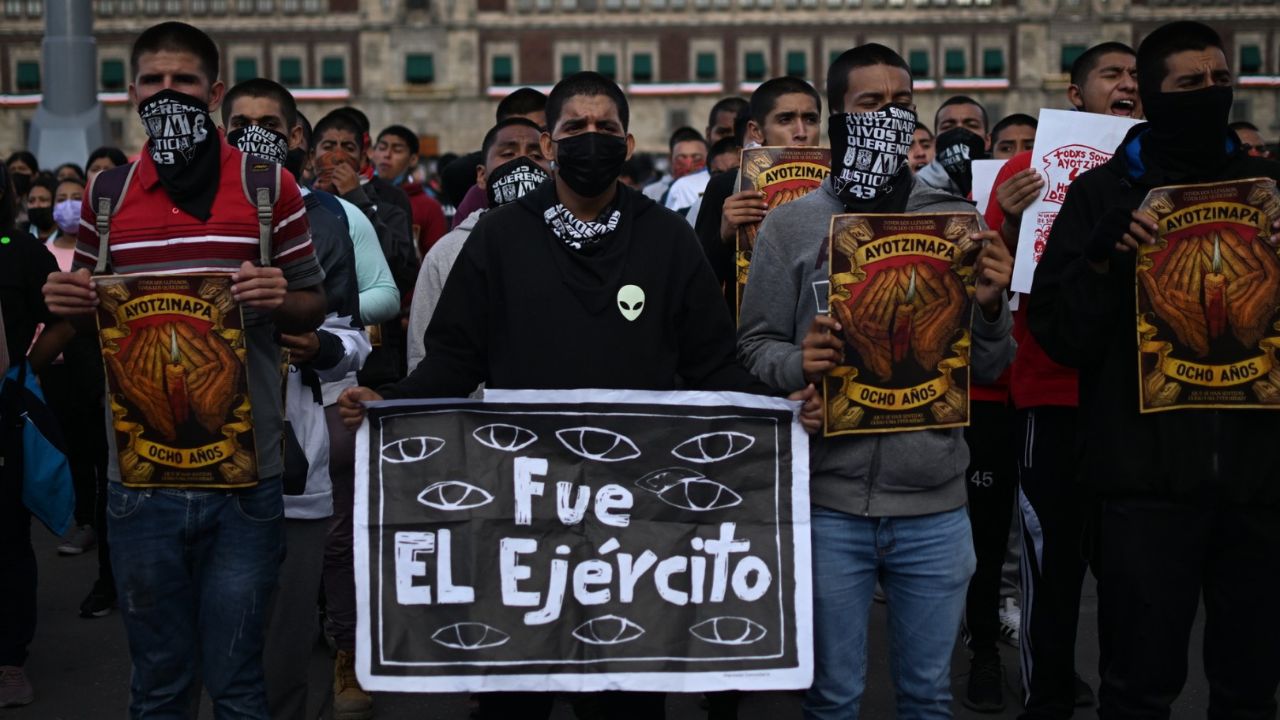 Detienen a otro militar involucrado en desaparición de 43 de Ayotzinapa
