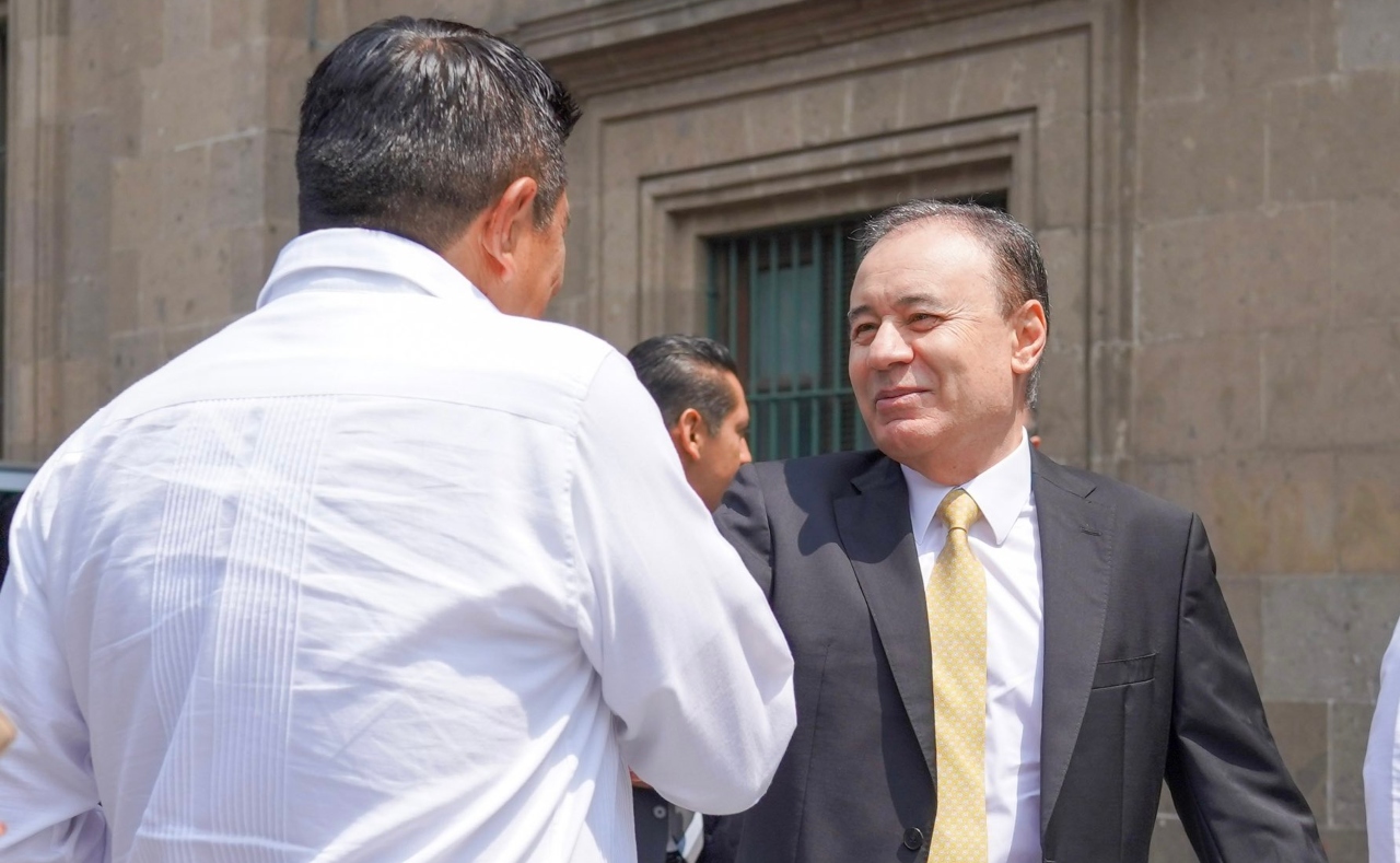 Gobernadores de Morena llegan a Palacio Nacional para hablar de salud y educación con AMLO