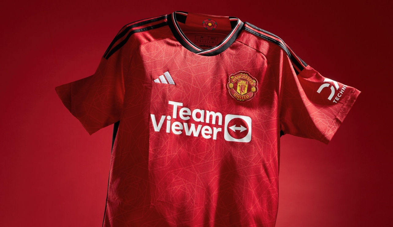 Adidas paga más de mil mdd para renovar patrocinio con el Manchester United
