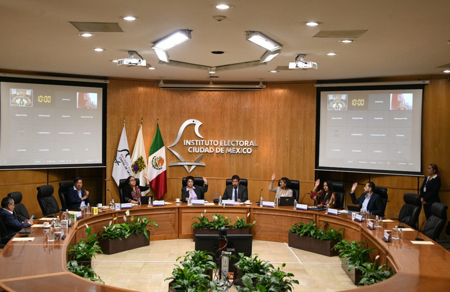 Fija IECM límites globales e individuales de aportaciones privadas para obtención de firmas de apoyo de personas aspirantes a candidaturas sin partido Fija IECM límites globales e individuales de aportaciones privadas para obtención de firmas de apoyo de personas aspirantes a candidaturas sin partido