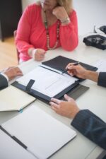 Autoridades aplican multas de 27 mdp a empresas por incumplimiento de outsourcing