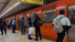 Fiscalía revela posible motivo por el cual sujeto arrojó a joven al Metro