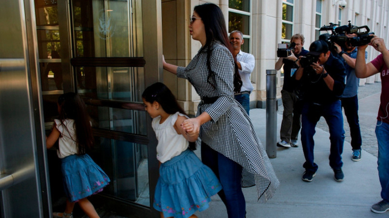 “El Chapo” Guzmán solicita visita de su esposa e hijas en prisión de máxima seguridad en EUA “El Chapo” Guzmán solicita visita de su esposa e hijas en prisión de máxima seguridad en EUA
