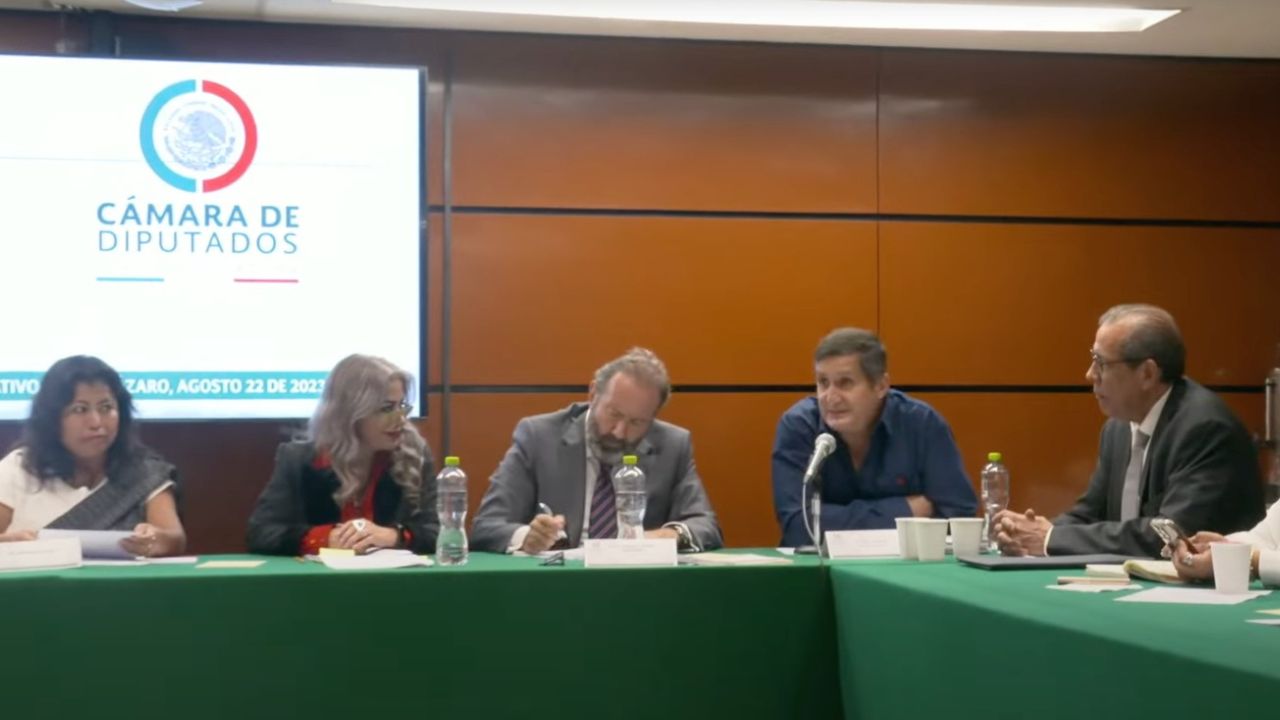 Extorsionador participa en conversatorio en San Lázaro a pesar de denuncias penales Extorsionador participa en conversatorio en San Lázaro a pesar de denuncias penales