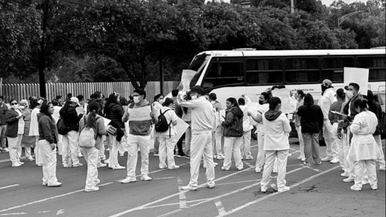 Personal médico del ISSSTE bloquea Periférico y Canal de Chalco Personal médico del ISSSTE bloquea Periférico y Canal de Chalco