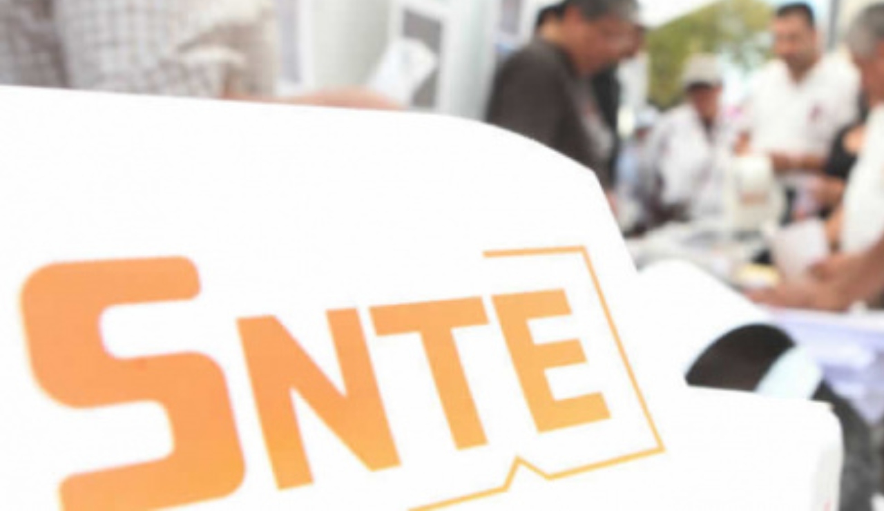 Agradece AMLO a la SNTE y CNTE por evitar conflictos en el presente sexenio Agradece AMLO a la SNTE y CNTE por evitar conflictos en el presente sexenio