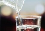 Las bondades del agua alcalina y los beneficios de consumirla