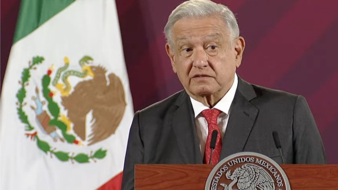 AMLO exige revisión de facultades del INE y TEPJF para garantizar libre expresión AMLO exige revisión de facultades del INE y TEPJF para garantizar libre expresión