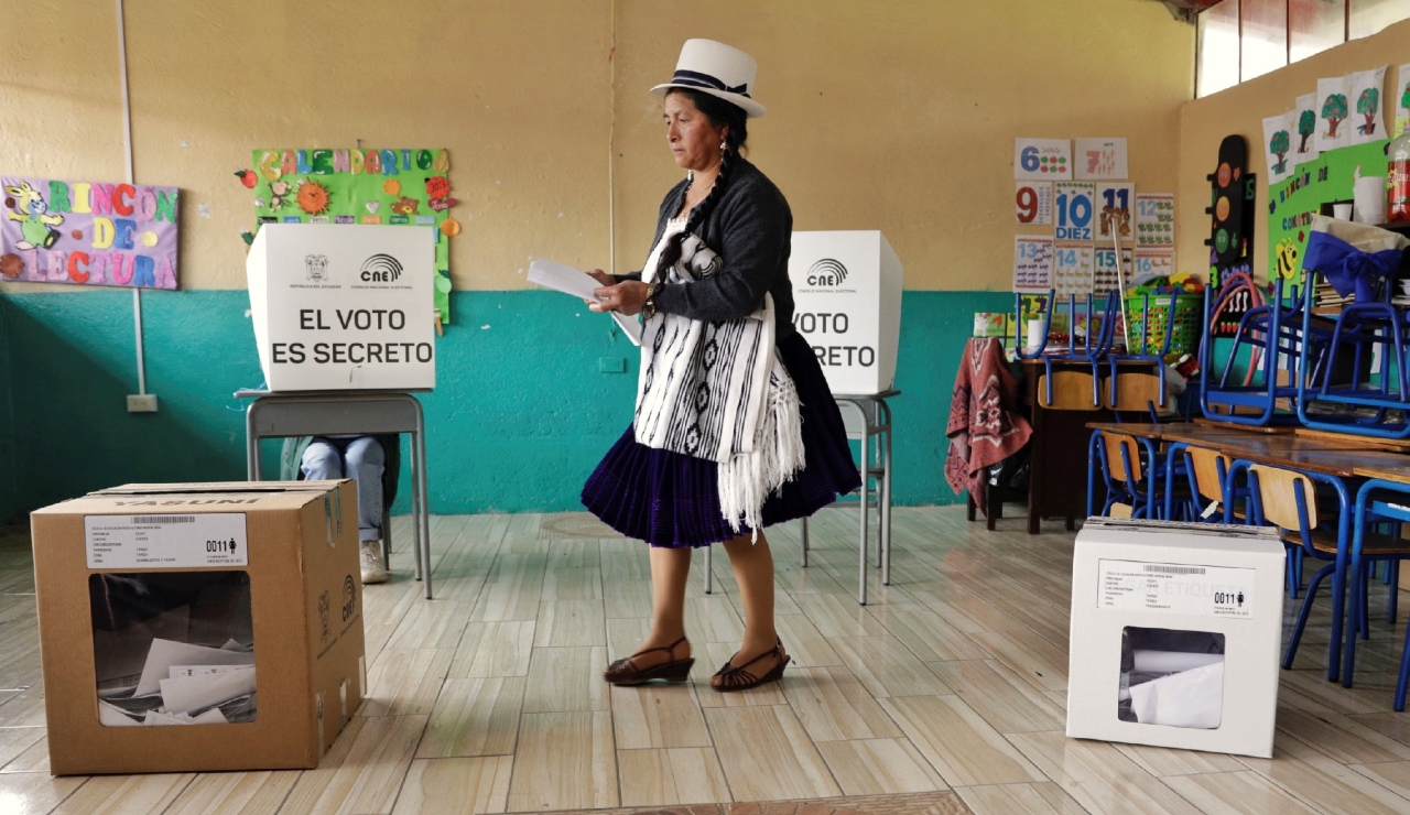 Elogia AMLO elecciones en Ecuador a pesar de violencia Elogia AMLO elecciones en Ecuador a pesar de violencia