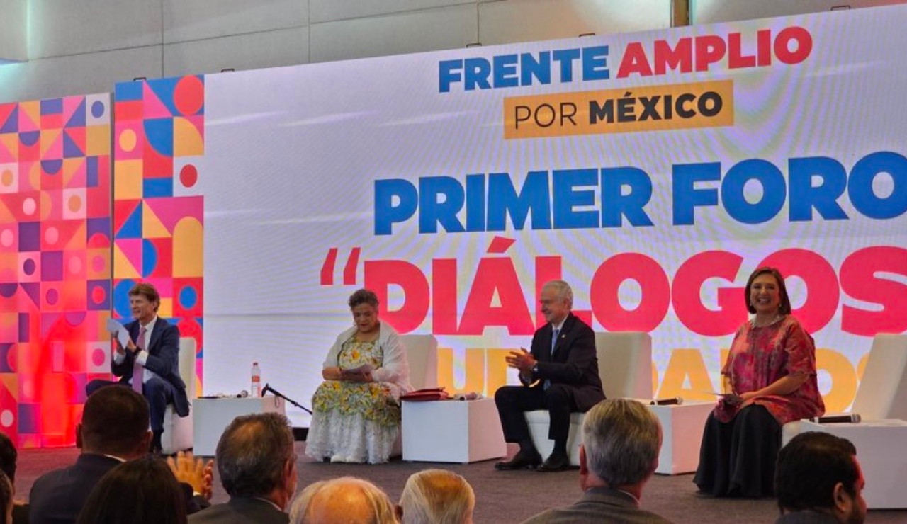 “Están en campaña”, dice AMLO tras criticas en foro del Frente Amplio “Están en campaña”, dice AMLO tras criticas en foro del Frente Amplio
