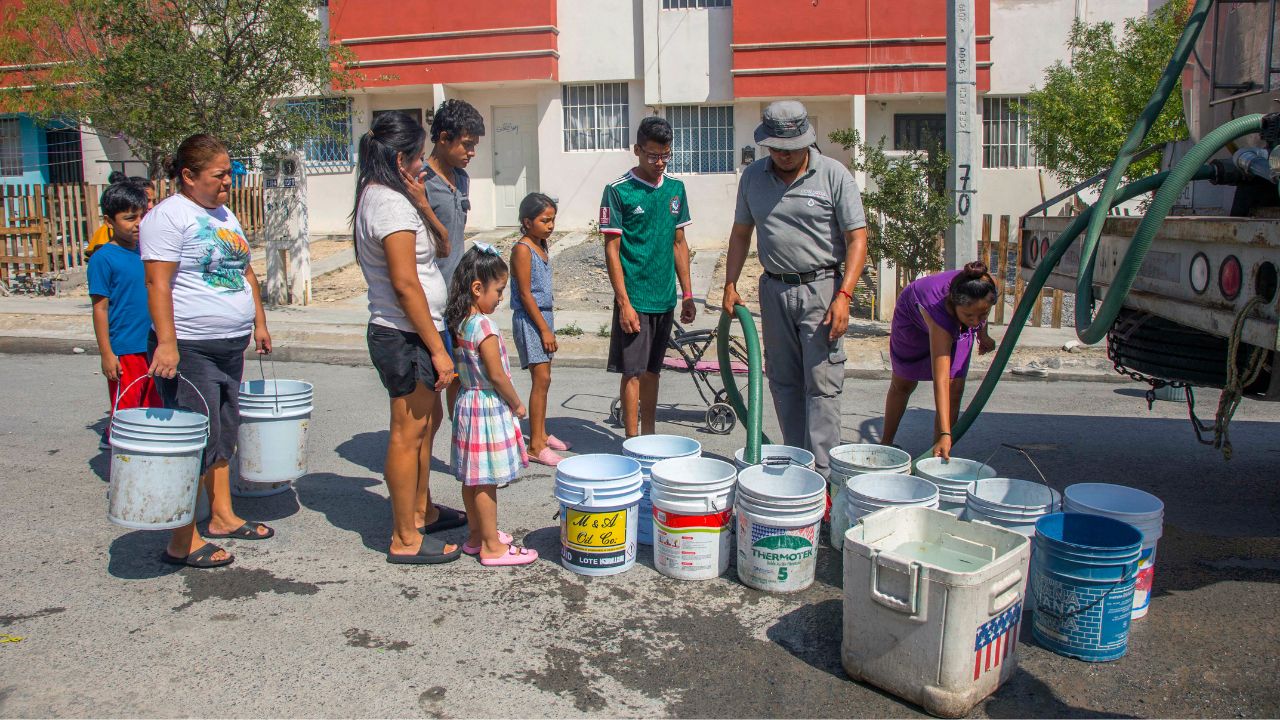 Ante ola de calor, AMLO garantiza abasto de agua en todo el país