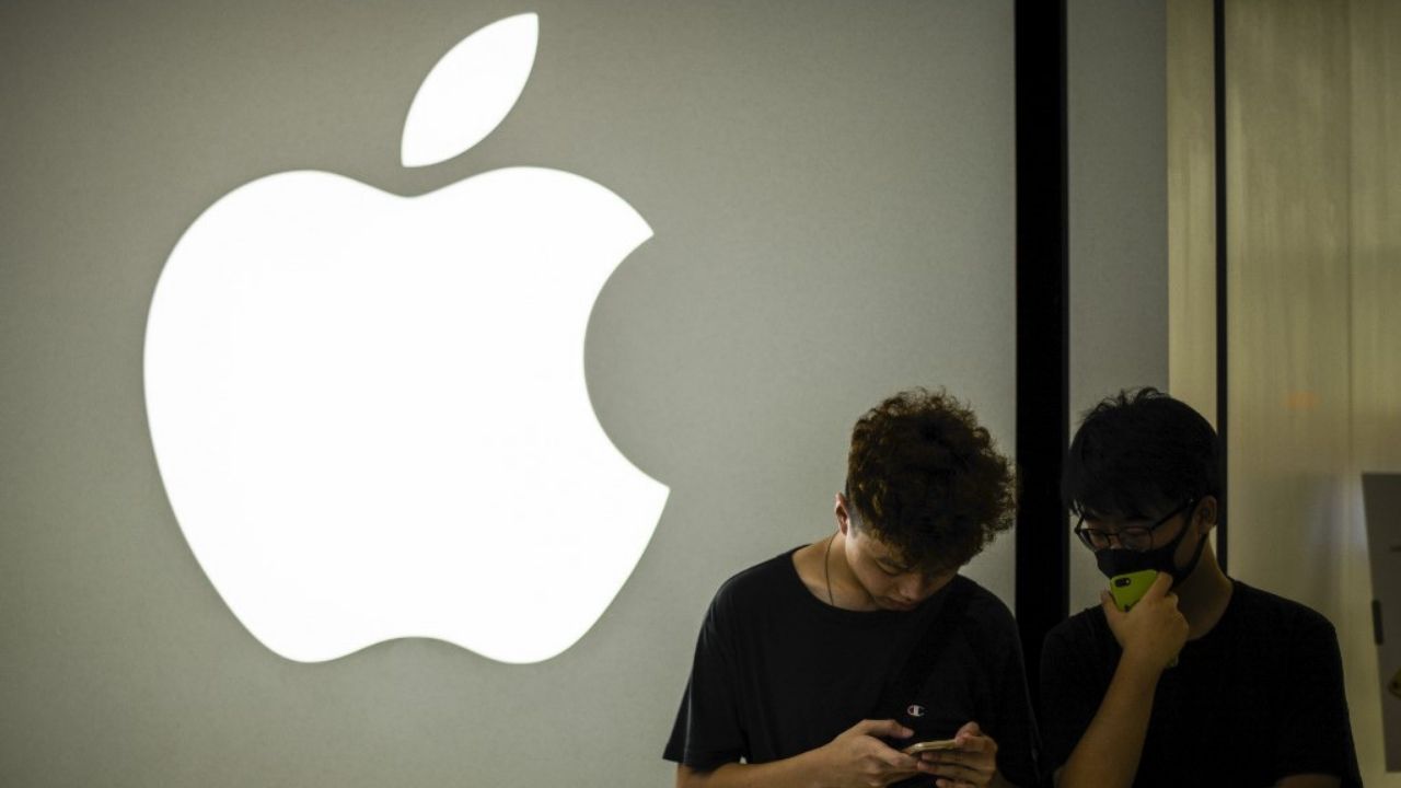 Se desploman acciones de Apple y mercados tecnológicos registran caídas