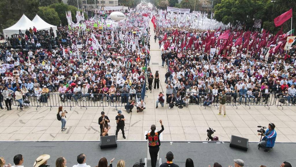 ‘Corcholatas presidenciales’ cierran giras y van a encuesta para elegir al coordinador de la 4T ‘Corcholatas presidenciales’ cierran giras y van a encuesta para elegir al coordinador de la 4T
