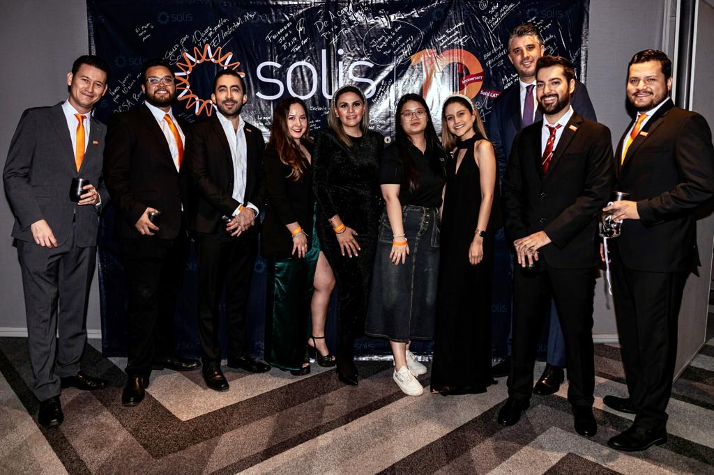 Solis celebra en grande su 10 aniversario; crece 86% a nivel mundial Solis celebra en grande su 10 aniversario; crece 86% a nivel mundial