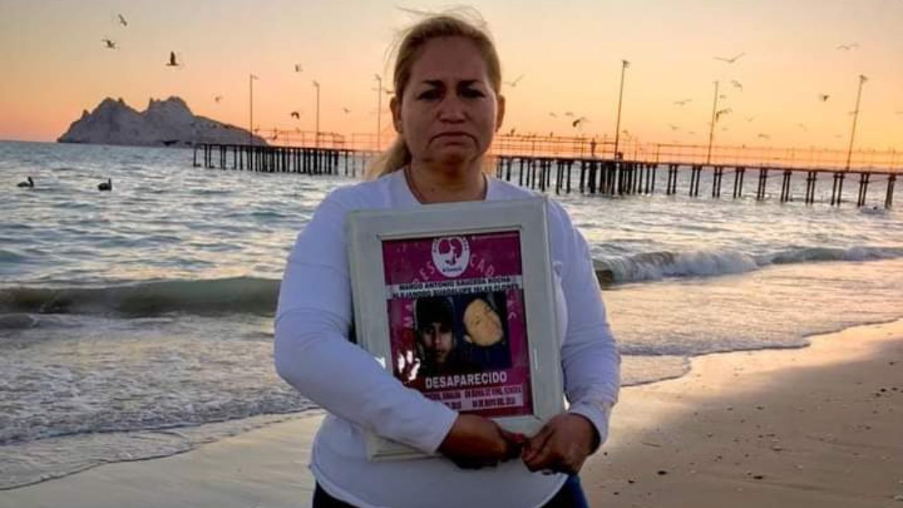 AMLO señala a Ceci Flores de conservadora: “no se debe de traficar con el dolor humano”