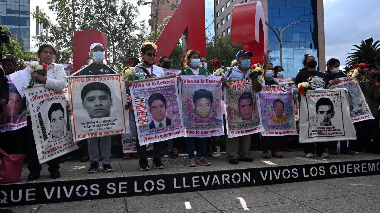 Ejército ya entrego toda la información a padres de caso Ayotzinapa Ejército ya entrego toda la información a padres de caso Ayotzinapa