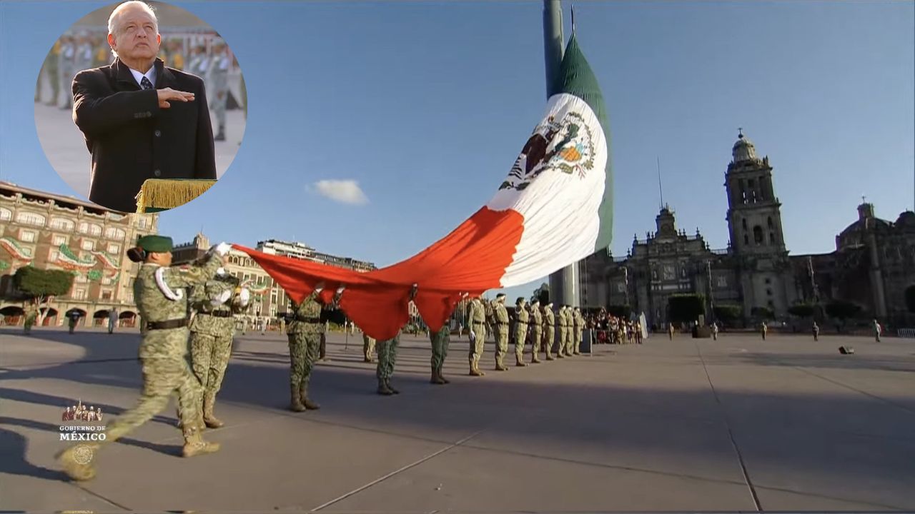 AMLO rinde homenaje a las víctimas de los sismos en el Zócalo AMLO rinde homenaje a las víctimas de los sismos en el Zócalo