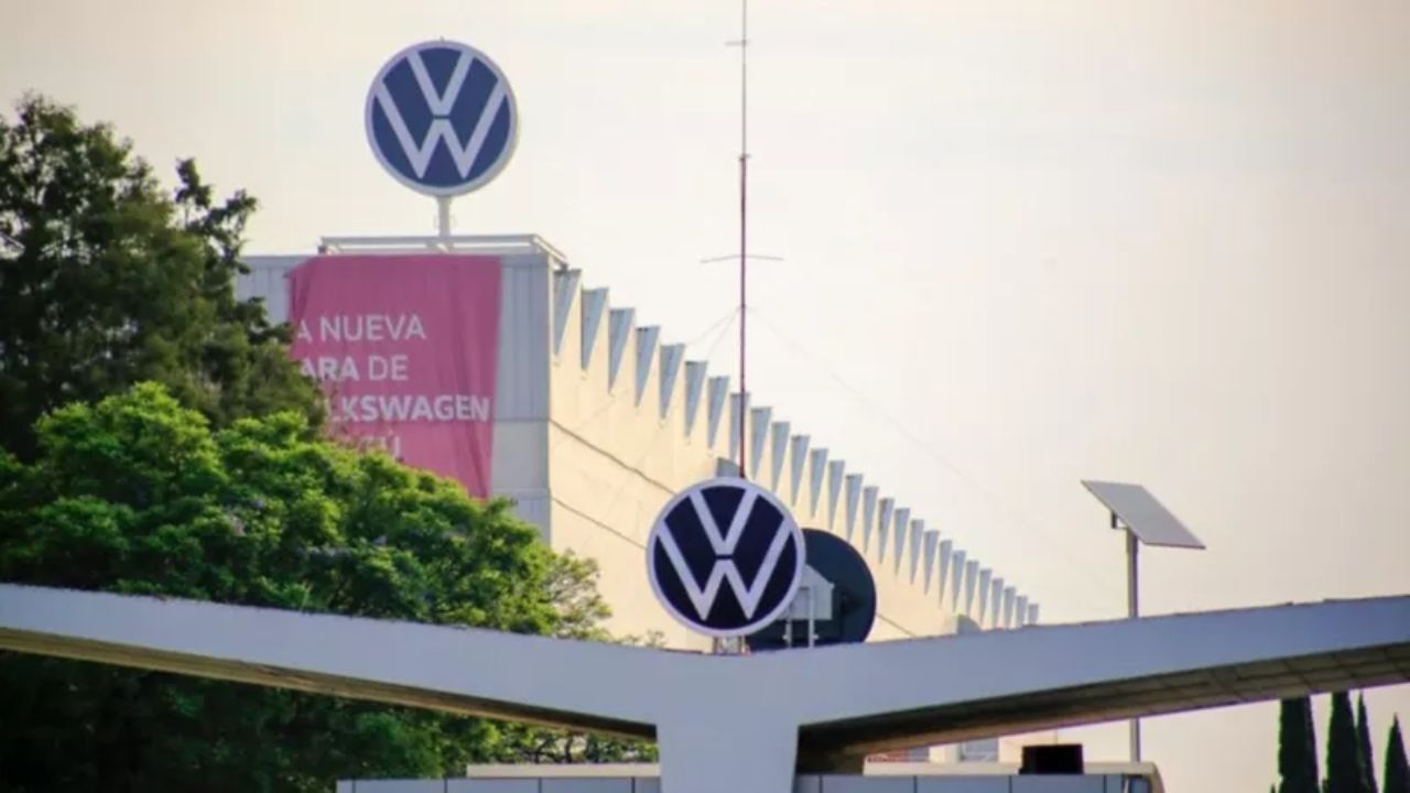 Volkswagen manda a ‘tiempo extra obligatorio’ a sus trabajadores de Puebla Volkswagen manda a ‘tiempo extra obligatorio’ a sus trabajadores de Puebla