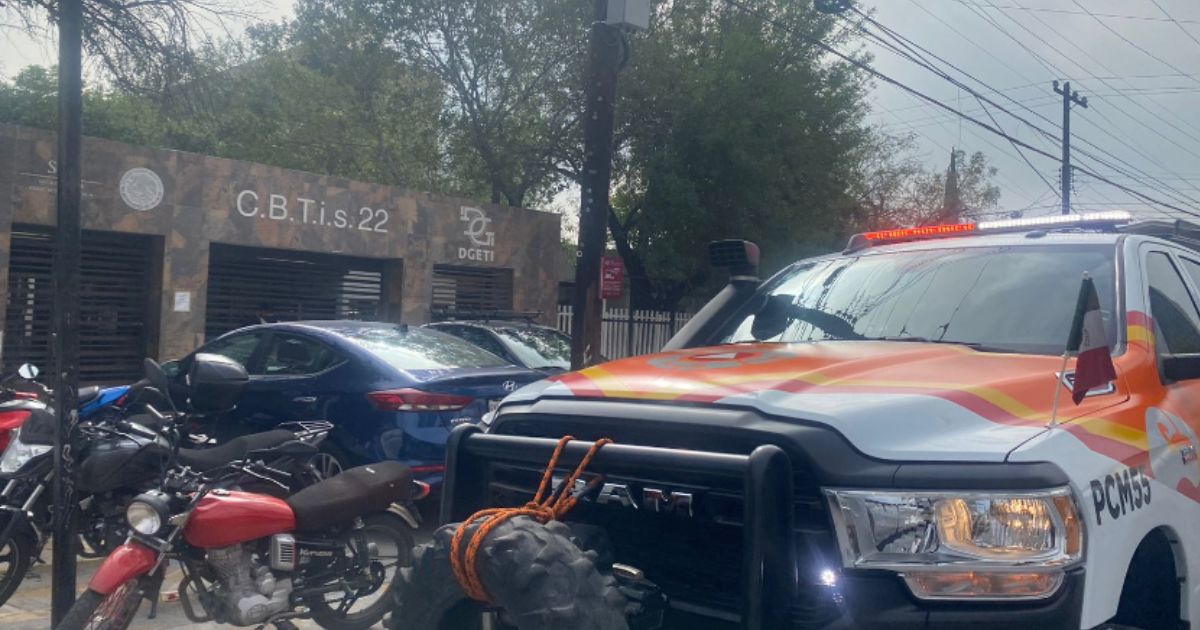 Estudiantes provocan explosión en un CBTIS de Monterrey; se registran heridos