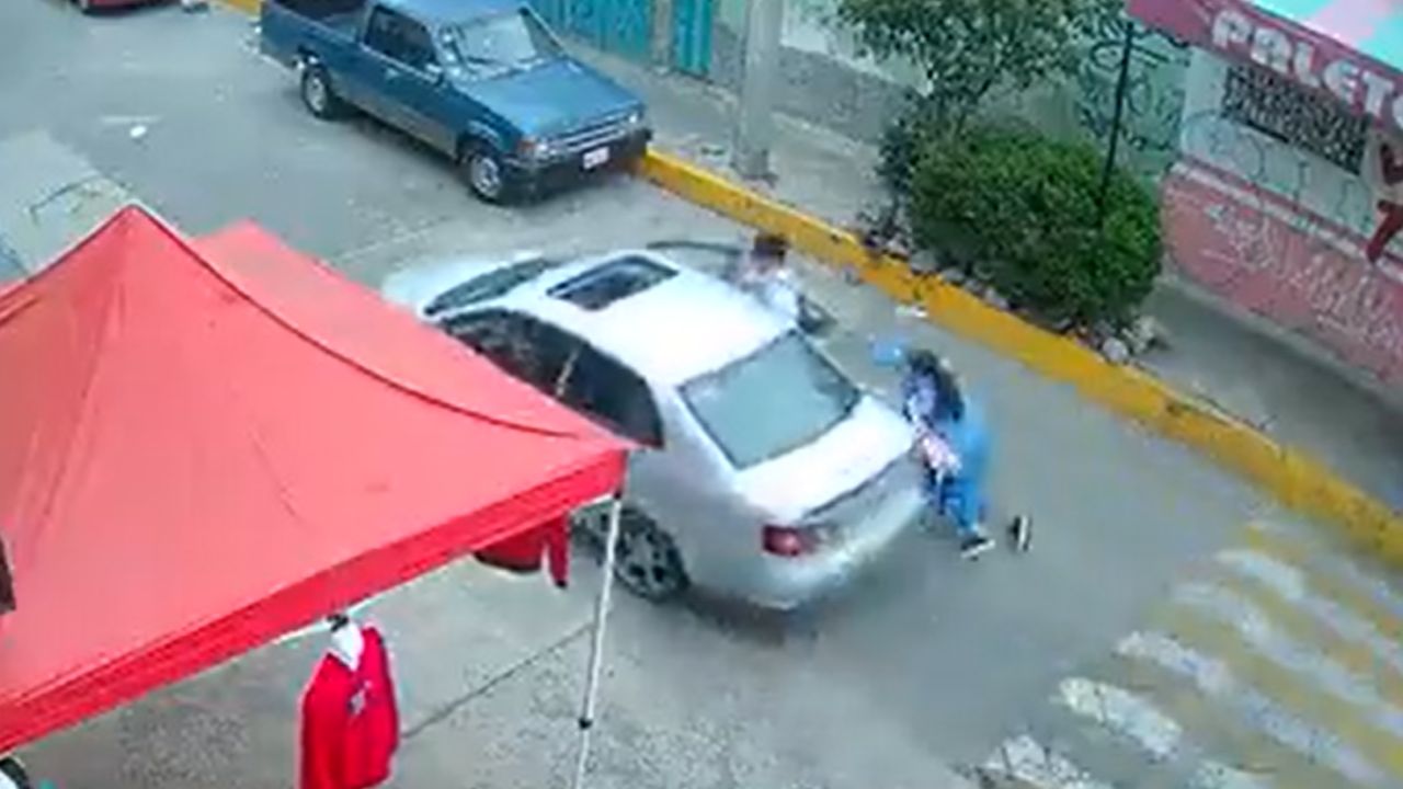 Secuestran a niña en calles de Naucalpan, Edomex Secuestran a niña en calles de Naucalpan, Edomex