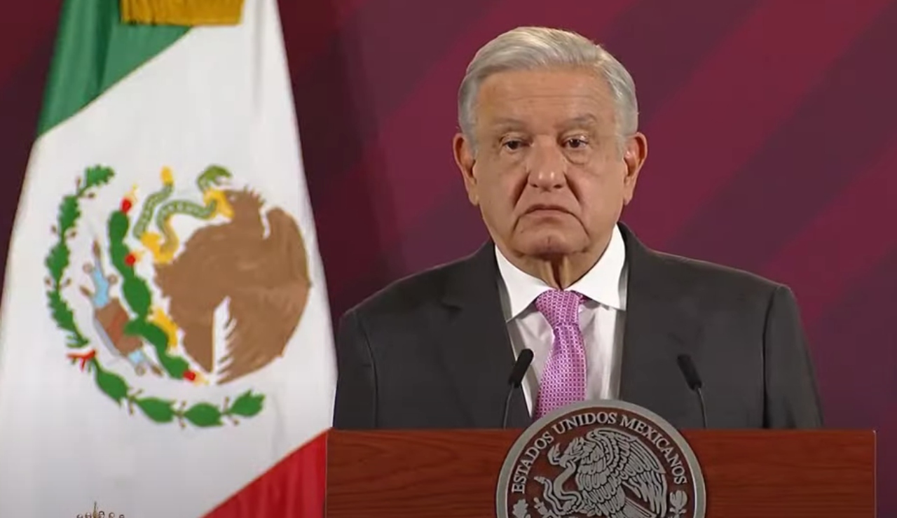 AMLO presume que patentará el “Humanismo Mexicano” y no cobrará derechos AMLO presume que patentará el “Humanismo Mexicano” y no cobrará derechos