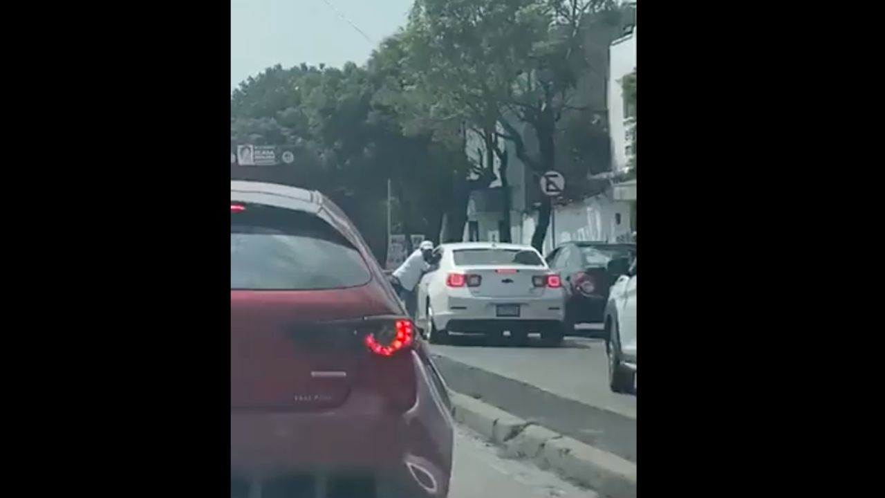 Cae sujeto que asaltó automovilista en Circuito Interior Cae sujeto que asaltó automovilista en Circuito Interior