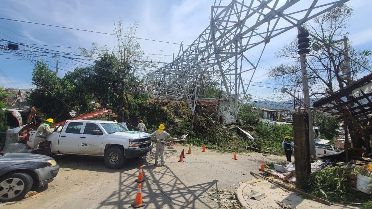 CFE restablece el 50% del suministro eléctrico en Guerrero tras “Otis” CFE restablece el 50% del suministro eléctrico en Guerrero tras “Otis”