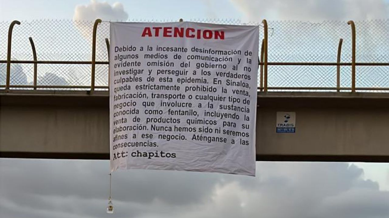 Aparecen mantas contra fabricación y venta de fentanilo en Sinaloa Aparecen mantas contra fabricación y venta de fentanilo en Sinaloa