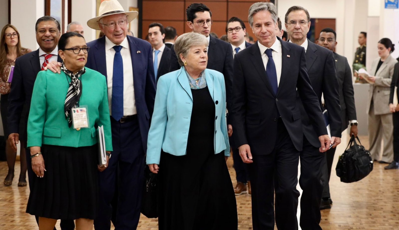 “Es imperativo detener el tráfico de armas”, dice Rosa Icela Rodríguez en encuentro de Alto Nivel “Es imperativo detener el tráfico de armas”, dice Rosa Icela Rodríguez en encuentro de Alto Nivel