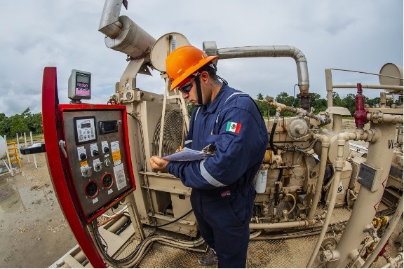 Contrato millonario a la carta… para CEISSA Contrato millonario a la carta… para CEISSA