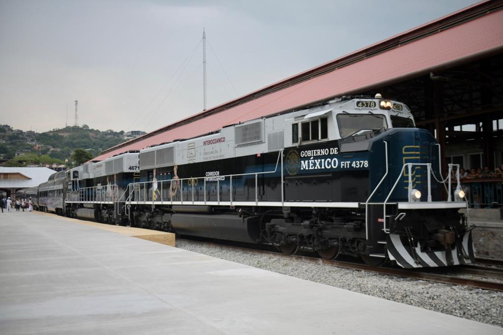 López Obrador alista decreto para que vías férreas se usen para trenes de pasajeros López Obrador alista decreto para que vías férreas se usen para trenes de pasajeros