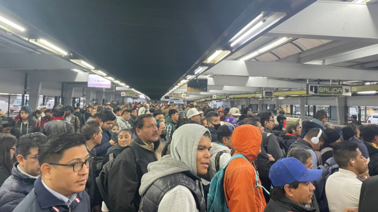 Trenes detenidos y demoras en el Metro; Línea 3 presenta retrasos Trenes detenidos y demoras en el Metro; Línea 3 presenta retrasos