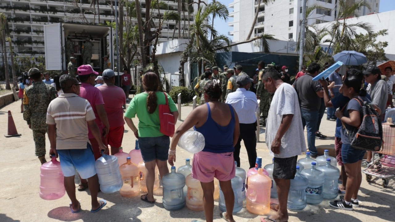 Servicios médicos y bancarios al 100% en Acapulco; electricidad al 90%