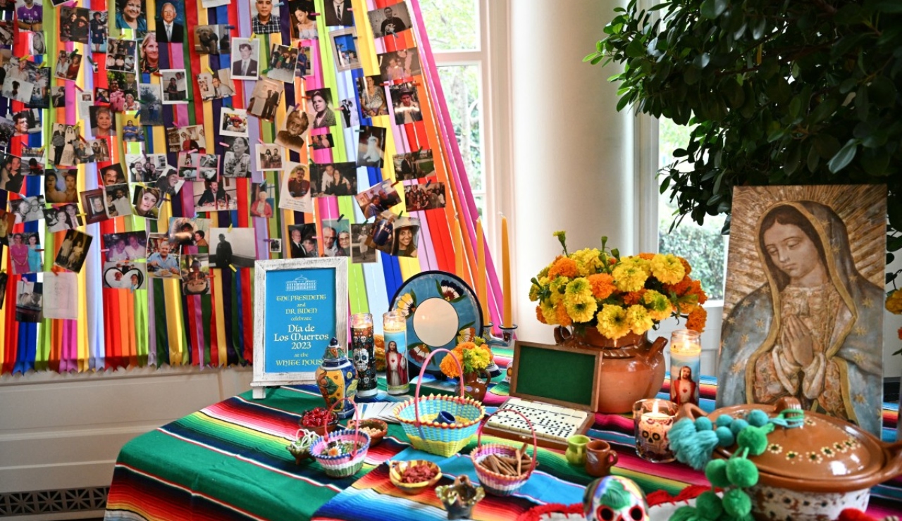 Instalan ofrenda por Día de Muertos en la Casa Blanca Instalan ofrenda por Día de Muertos en la Casa Blanca