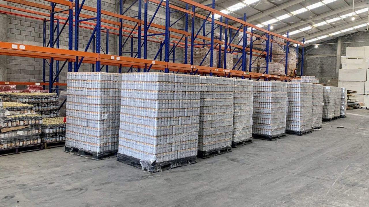 Recuperan mega cargamento de cerveza robada en Nuevo León Recuperan mega cargamento de cerveza robada en Nuevo León
