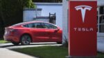 Se van a huelga trabajadores de Tesla en Dinamarca