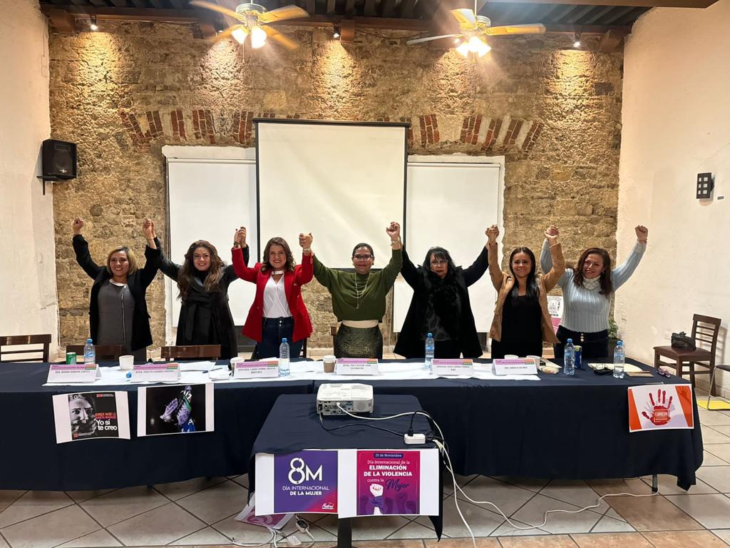 Con éxito se realizó la conferencia “Mujer, ¡Rompamos el silencio! Denuncia a tu violentador”