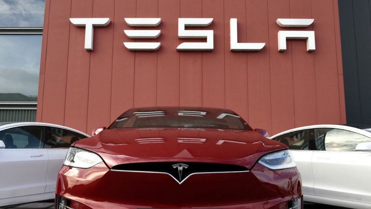 Tesla llama a 2 millones de autos a revisión en EUA Tesla llama a 2 millones de autos a revisión en EUA