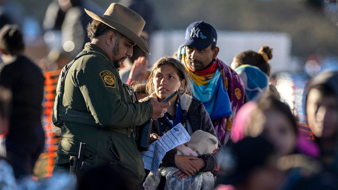AMLO confirma que México impugnará ley antimigrante de Texas AMLO confirma que México impugnará ley antimigrante de Texas
