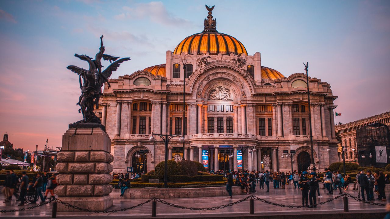 Con 2.3 homicidios diarios, AMLO dice que CDMX es de las ciudades “más seguras del mundo” Con 2.3 homicidios diarios, AMLO dice que CDMX es de las ciudades “más seguras del mundo”