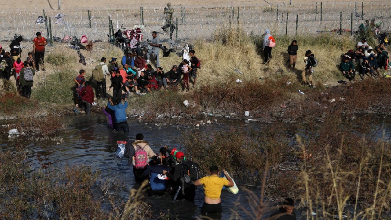 México suspende retornos y traslados de migrantes por falta de recursos