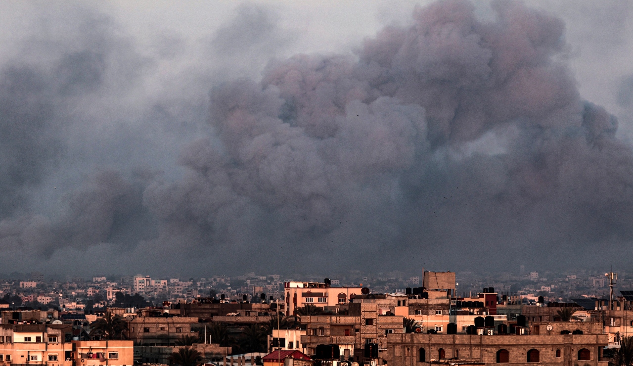 Israel ataca el sur de Gaza a pesar de su anuncio de retirada Israel ataca el sur de Gaza a pesar de su anuncio de retirada