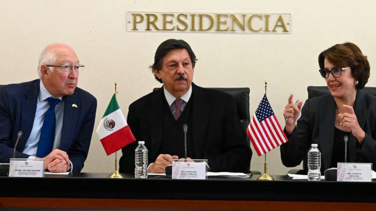 “Caso cerrado”, dice Ken Salazar sobre indagatoria de la DEA a campaña de AMLO