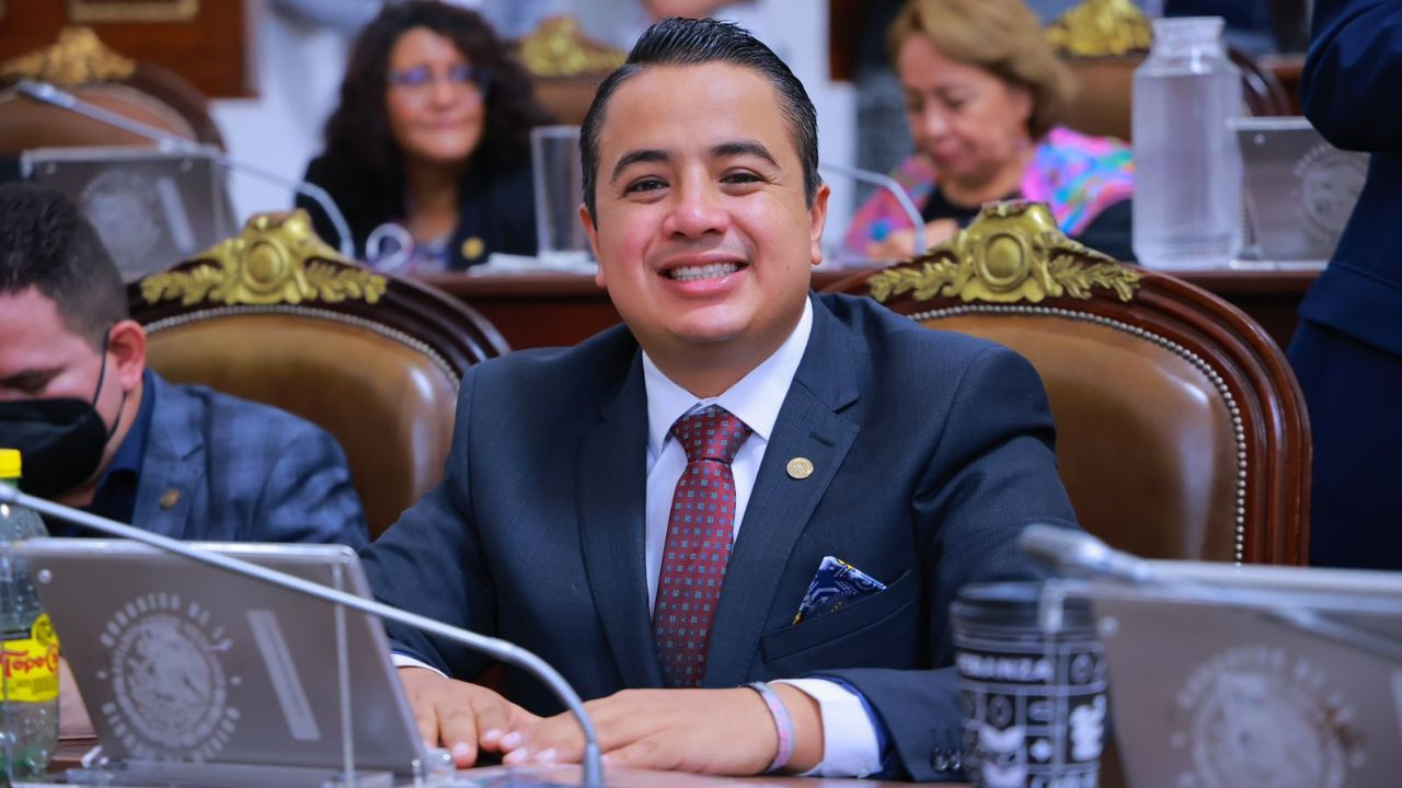 Janecarlo Lozano se posiciona como el favorito para la alcaldía Gustavo A. Madero Janecarlo Lozano se posiciona como el favorito para la alcaldía Gustavo A. Madero