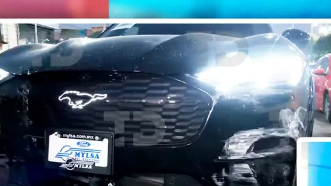 Roba Mustang de agencia en la GAM y lo choca al salir Roba Mustang de agencia en la GAM y lo choca al salir