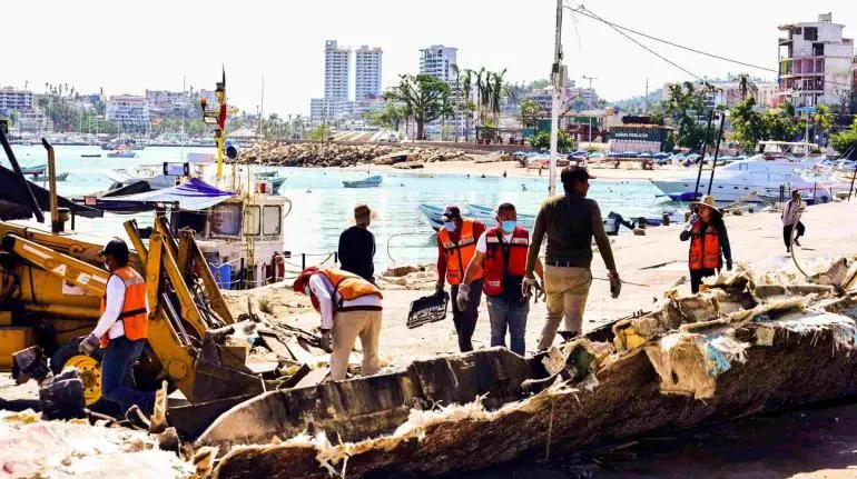 Acapulco celebra torneo de pesca de basura para limpiar su mar Acapulco celebra torneo de pesca de basura para limpiar su mar