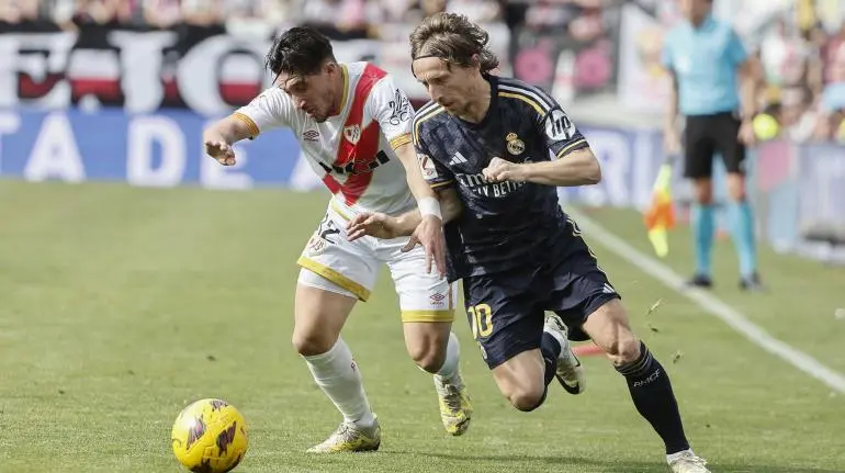 Rayo Vallecano empata a 1-1 al Real Madrid y mantiene con vida a LaLiga Rayo Vallecano empata a 1-1 al Real Madrid y mantiene con vida a LaLiga