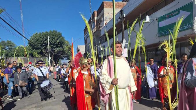 Inicia con miles de fieles la procesión de Domingo de Ramos en Iztapalapa Inicia con miles de fieles la procesión de Domingo de Ramos en Iztapalapa
