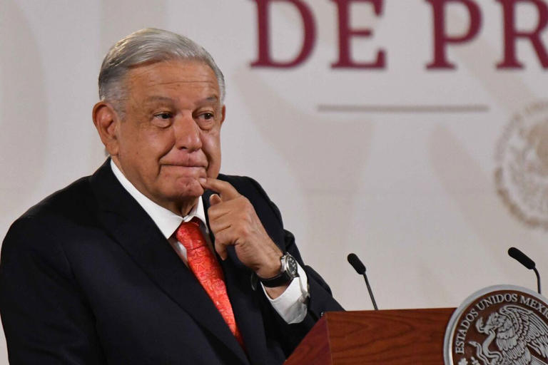 México firmará acuerdo con Colombia y Ecuador para repatriar migrantes y darles ayuda económica México firmará acuerdo con Colombia y Ecuador para repatriar migrantes y darles ayuda económica